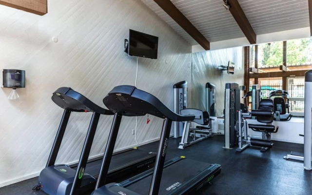 Zen Living Minutes From Little Saigon