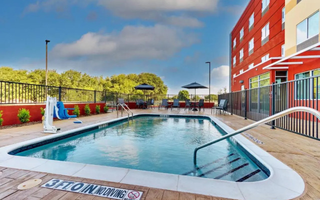 Fairfield Inn & Suites Dallas Love Field