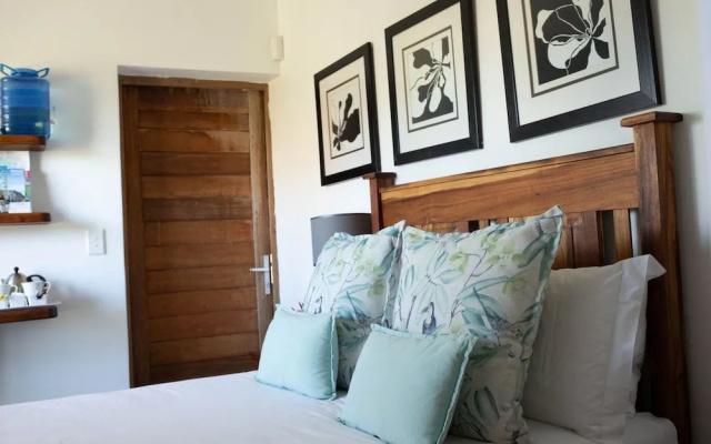 Stay at Friends (Guest house)