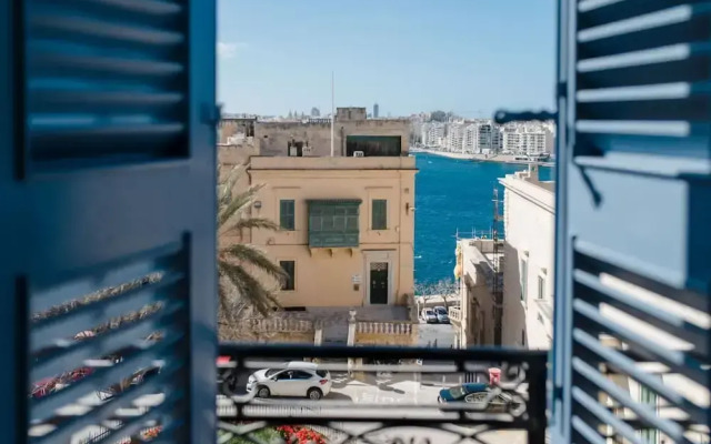 Independence Olive- 1 Bedroom - Square SEA View