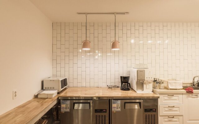 Rainbow In Jeju Guesthouse