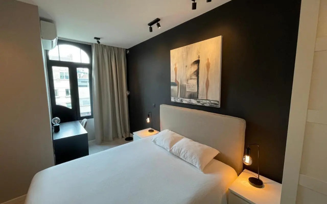 3 Room Luxury Design Apartment