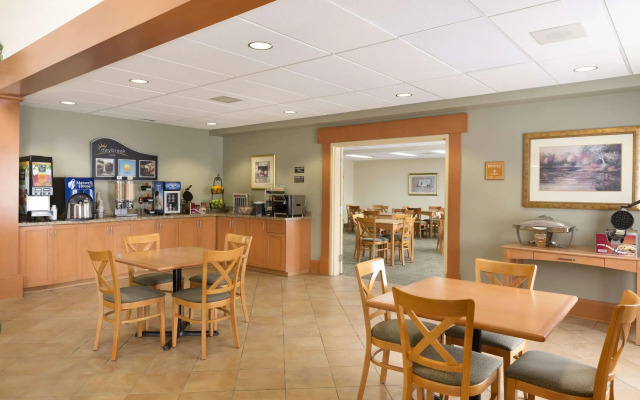 Days Inn by Wyndham Orillia