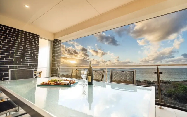 La Bella Vita-beachfront Living - Lift - Sunset Views
