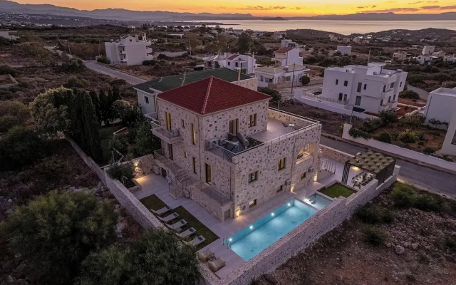 Luminus Arcus Villa