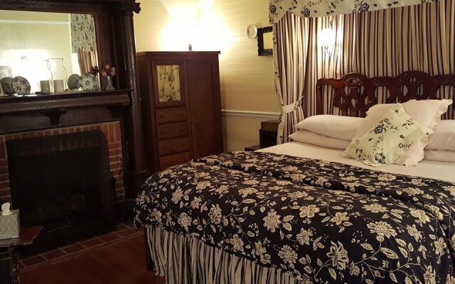 The Mountain Rose Inn