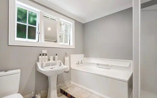 One-Bedroom Parnell Charmer
