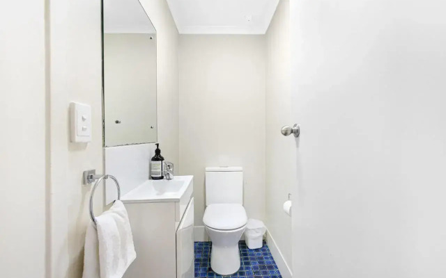 Hawaiian Gardens - Unit 6