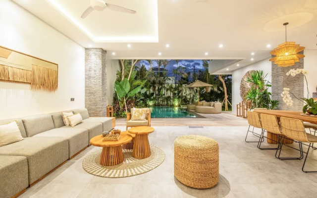 sol N1 Incredible 4 Bds Villa Near Finns Club