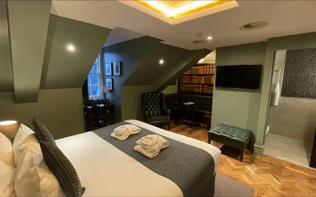 Le Monde Hotel