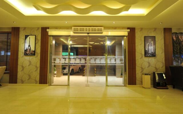 Al Janaderia Suites 7