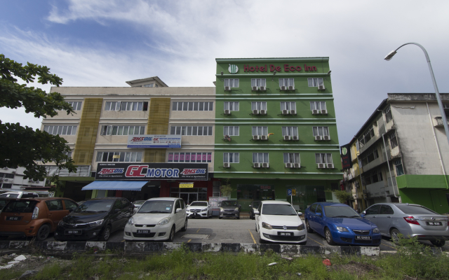 OYO 496 Hotel De Eco Inn