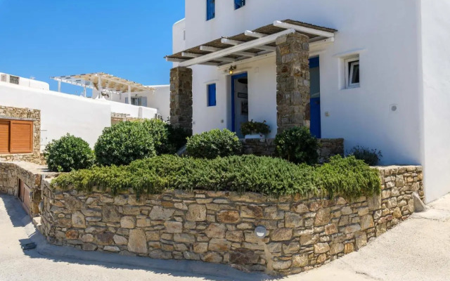 Phaedrus Living: Ornos Beach House Mykonos