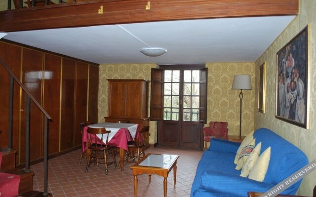 Residence Casale Mostacciano