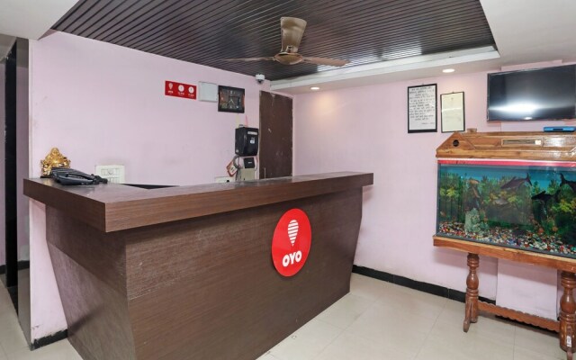 OYO 13392 Hotel Neeraj