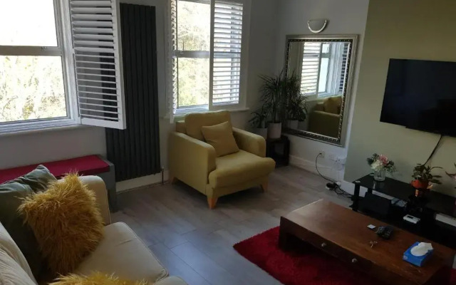 Beautiful Parkview Apartment in Seaside Eastbourne