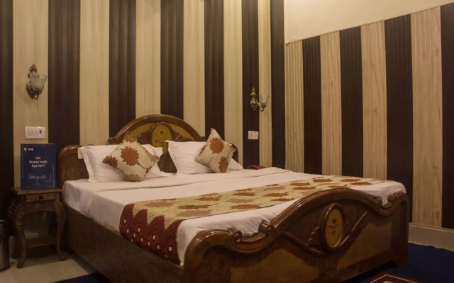 OYO 6370 Hotel Golden Woods