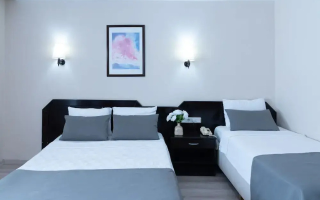 Fi̇la Otel Ayvalik