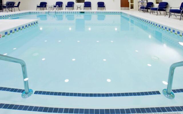 Holiday Inn Express & Suites Wilmington-Newark by IHG