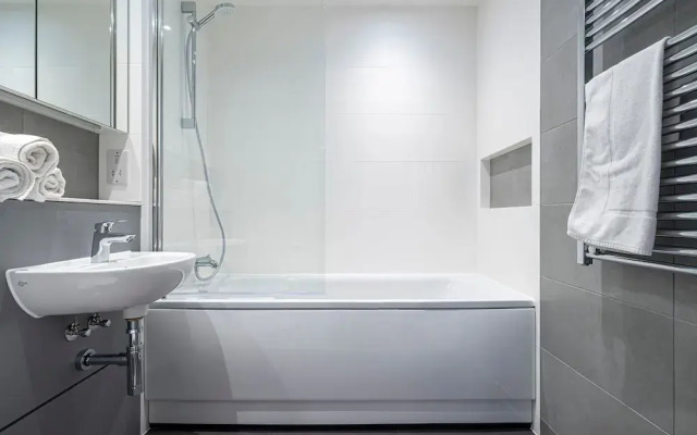 Waterside Flat in Central Leeds