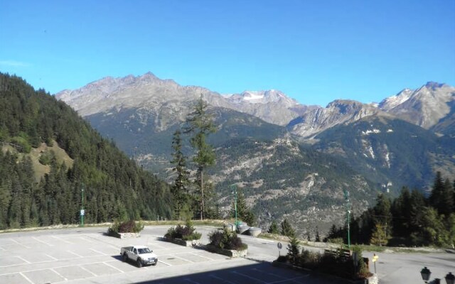 Lou Services Apartment M2-112 LSI 001