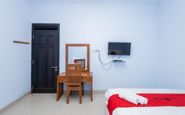 RedDoorz near Wisata Museum Angkut 3