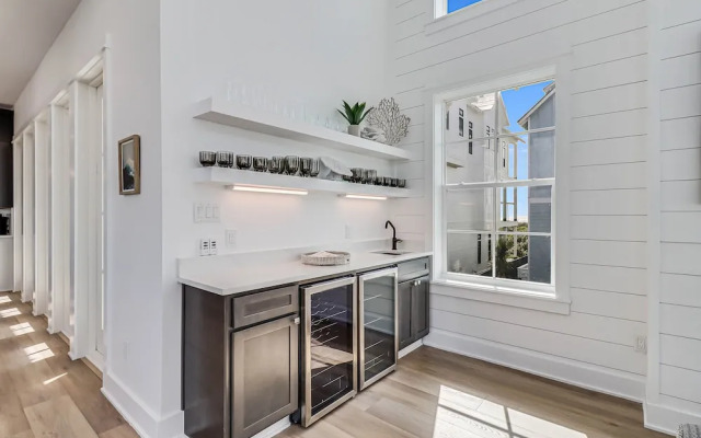 Dock Holiday 212 COA