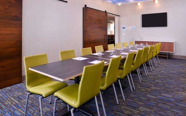 Holiday Inn Express Bloomington