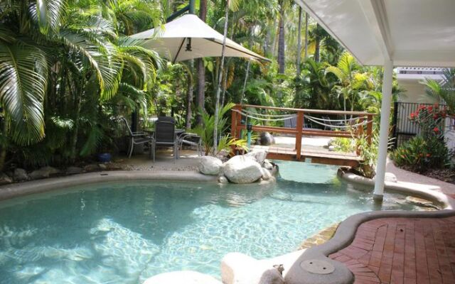 Seascape Holidays - Coral Apartments