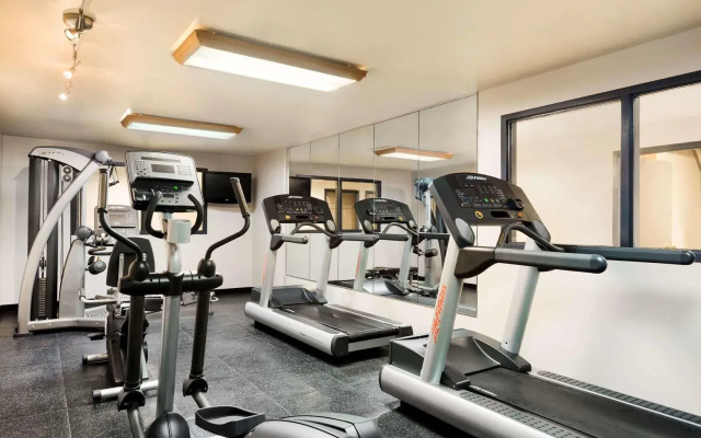 Country Inn & Suites by Radisson, Minneapolis West, MN