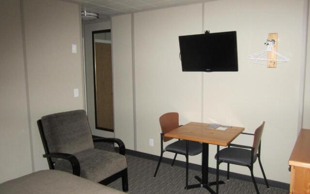 Triple J Hotel & Cabins