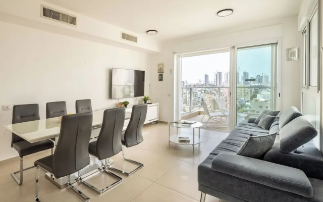 Seaside High-Rise Apt by Sea N' Rent