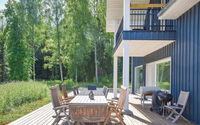 Beautiful Home in Tingsryd With 4 Bedrooms, Jacuzzi and Wifi