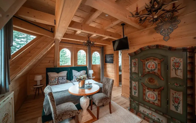 Rich Witch Villa&SPA