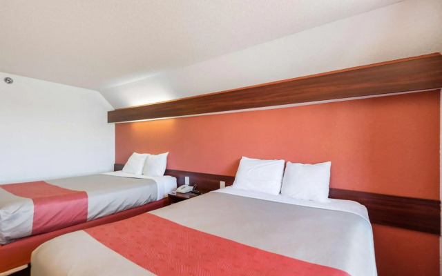Motel 6 Olathe, KS