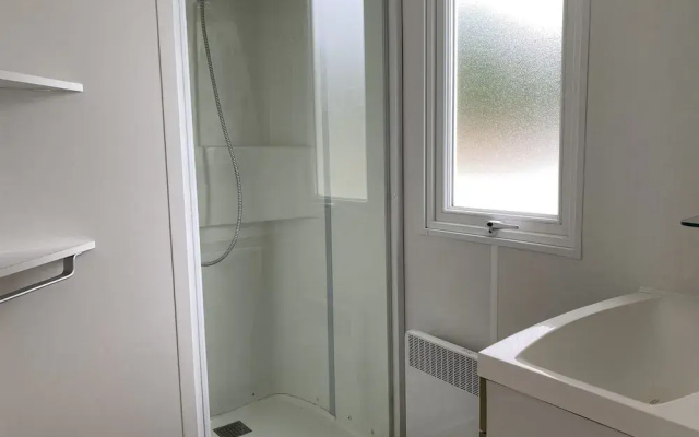Chalet Near Antwerp With Pool Access