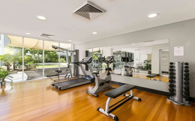 Quality Suites Pioneer Sands