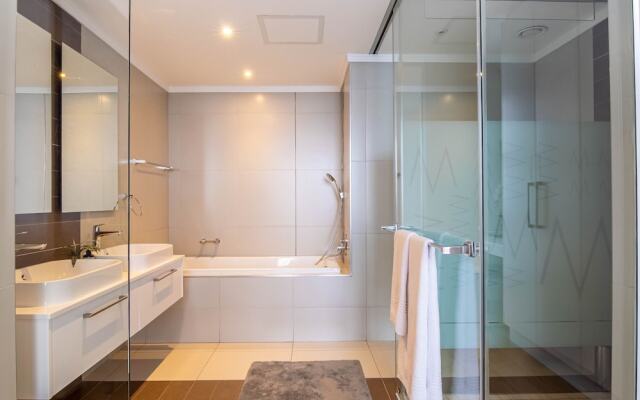 Sandton Smart Apartment Seventeen