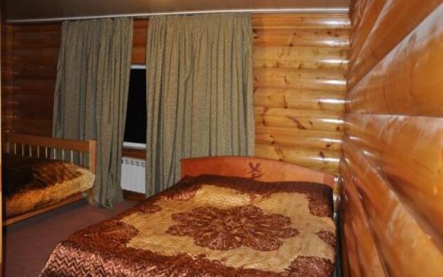 Guest House Dom S Bilyardom