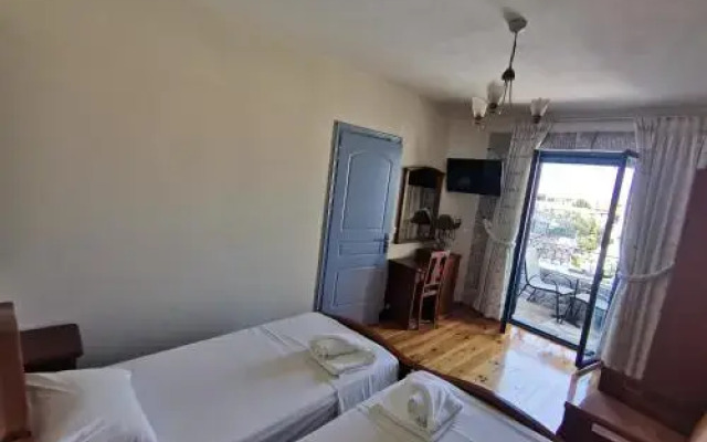 Taletos Apartments & Studio