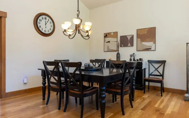 43 Thackwell 3 Bedroom Condo