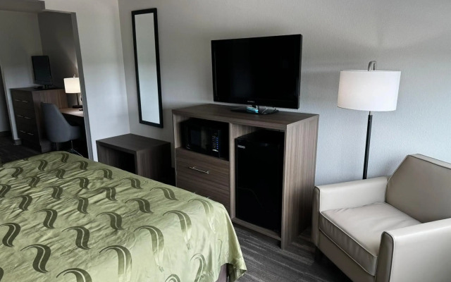 Quality Inn near SeaWorld - Lackland
