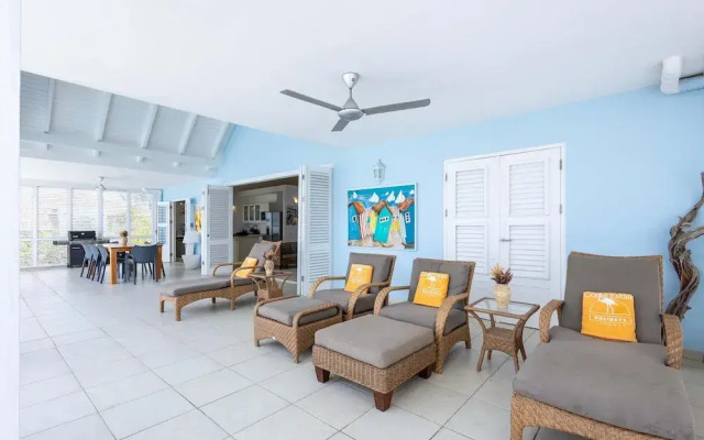 Ocean Whisper Villa in Sint Willibrordus
