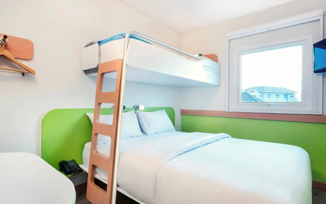 Ibis Budget Semarang Tendean