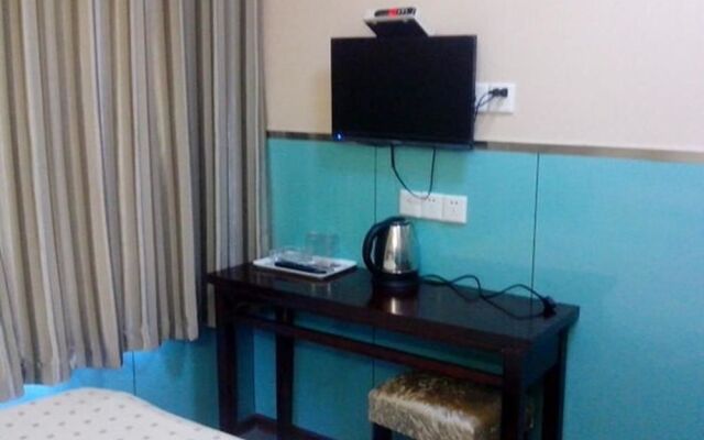 V8 Hotel