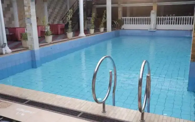 Votel Hotel DePratnya Kediri