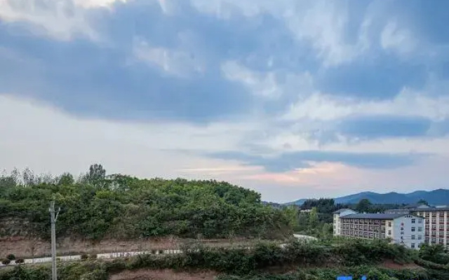 GtEL Hotel (Nanzhang High-Speed Railway Station)