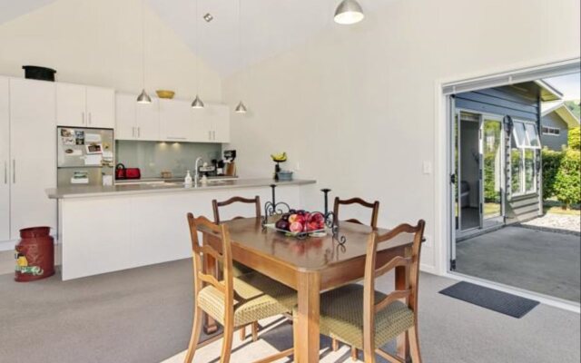 Lupin Lodge Bed and Breakfast