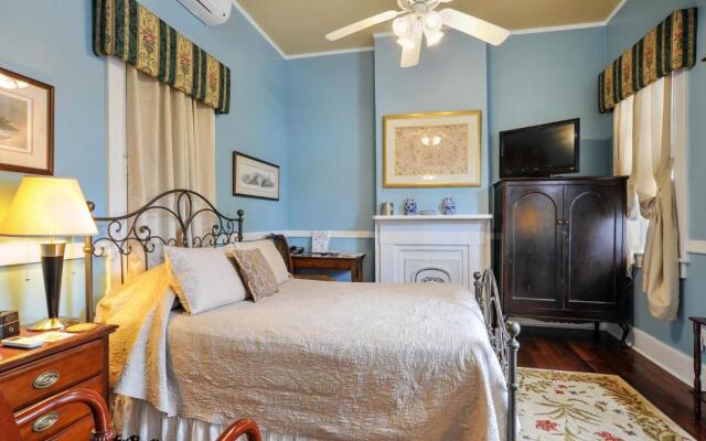 Ashton's Bed and Breakfast