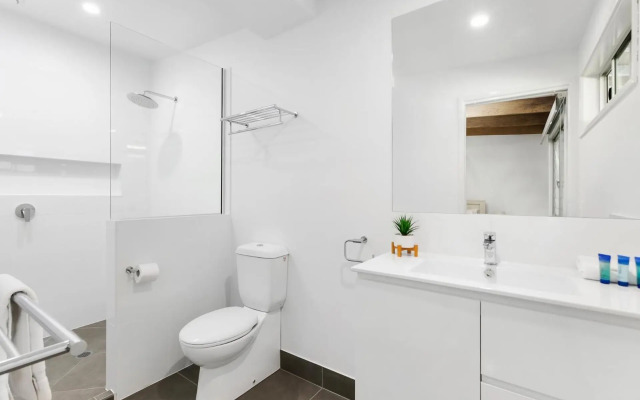 7 Depper Cosy Beach House in Central Sunshine Beach